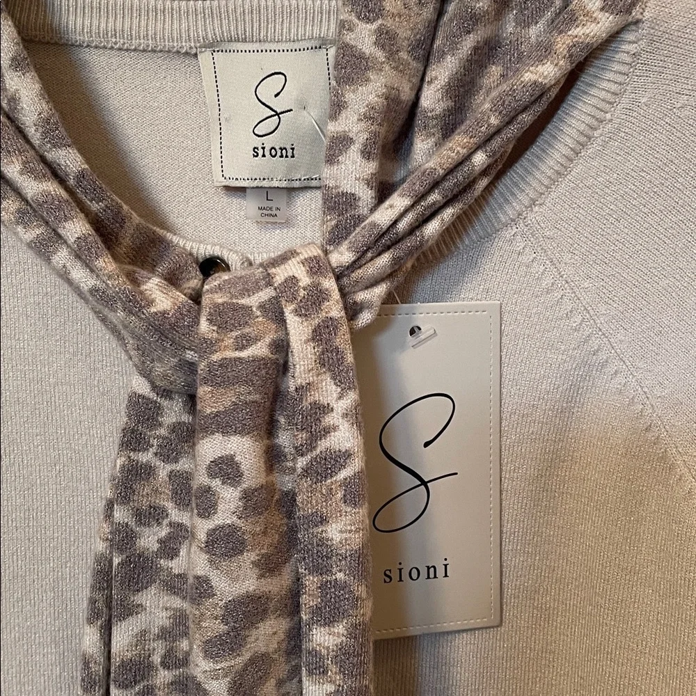 Sioni Light Beige Cardigan with Leopard Print Scarf